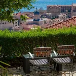 Chill Out - Old Town & Seaview Apartman