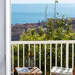 Chill Out - Old Town & Seaview