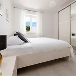 Chill Out - Old Town & Seaview Apartman