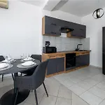 Chill Out - Old Town & Seaview Apartman