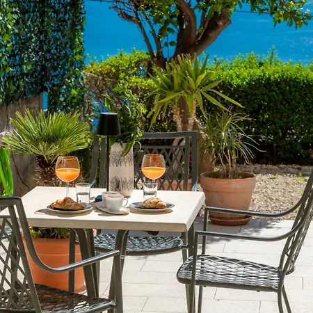 Chill Out - Old Town & Seaview Ragusa