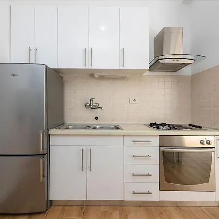 Chill Out - Old Town & Seaview Ragusa