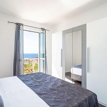 Chill Out - Old Town & Seaview Ragusa