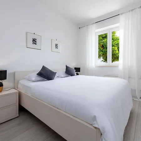 Chill Out - Old Town & Seaview *