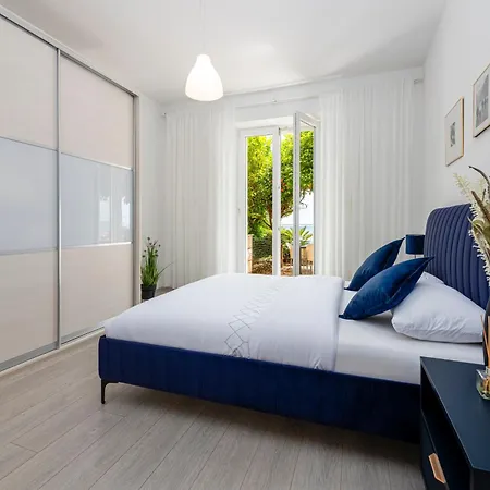 Chill Out - Old Town & Seaview *