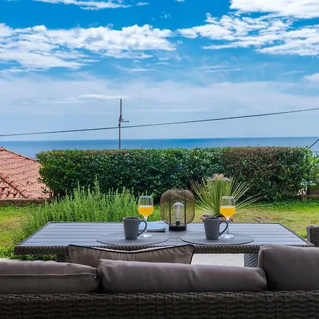Chill Out - Old Town & Seaview Apartment