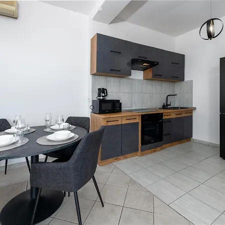 Chill Out - Old Town & Seaview Apartment