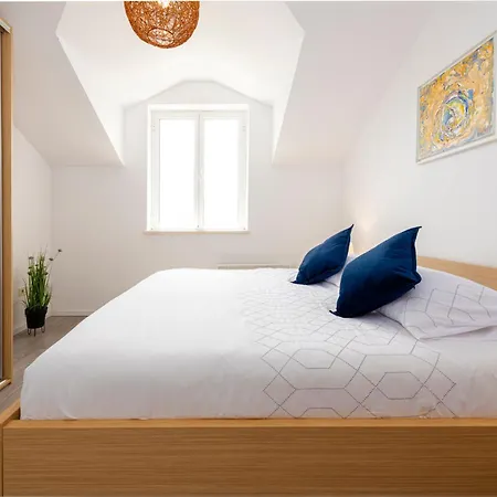 Chill Out - Old Town & Seaview Apartment