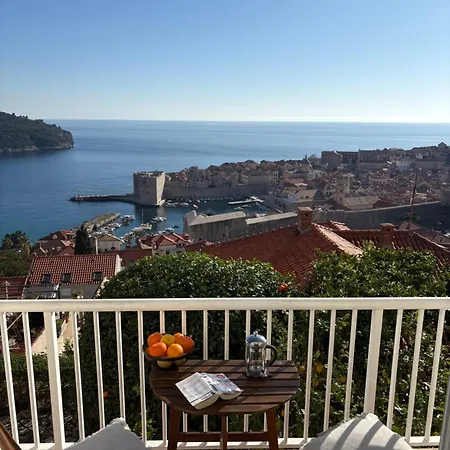 Chill Out - Old Town & Seaview Apartment