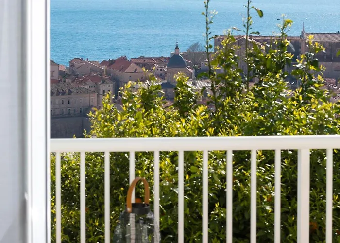 Chill Out - Old Town & Seaview
