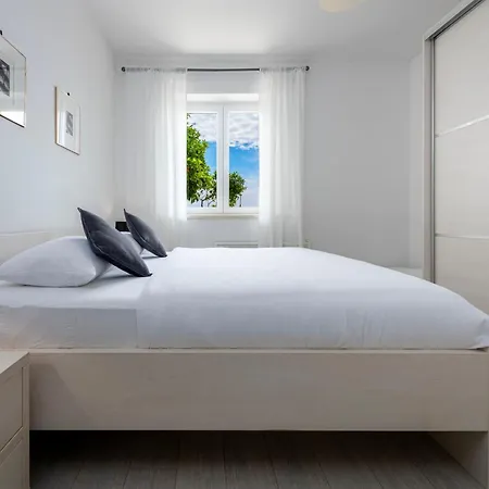 Chill Out - Old Town & Seaview Apartment